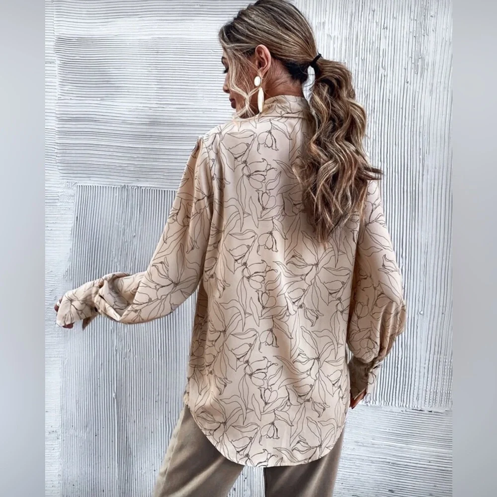 Vintage style long tieneck button blouse - Picture 2 of 9